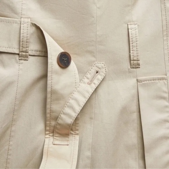 Essential Trench Coat
Color: Golden Beige XS - Picture 4 of 4